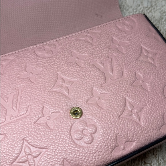 Louis Vuitton Félicie pochette Empreinte wallet on chain - Picture 9 of 12